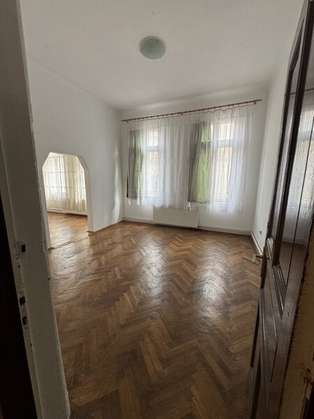 Kogalniceanu, Casa Poporului, aproape Parlament